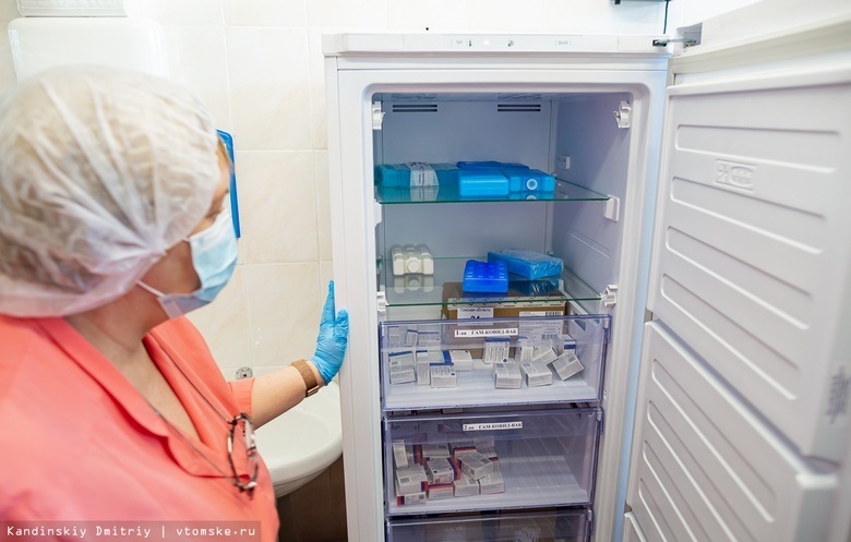 Более 6 тыс доз вакцины от COVID-19 поступило в Томскую область
