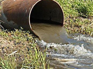 В Копылово местное ЖКХ загрязняло окрестности канализационными водами