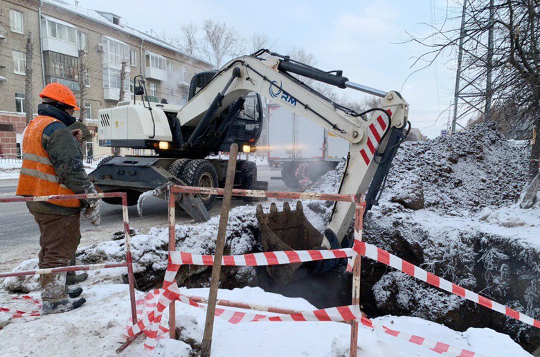 Отопление и ГВС отключили в нескольких домах Томска для замены участка теплосети