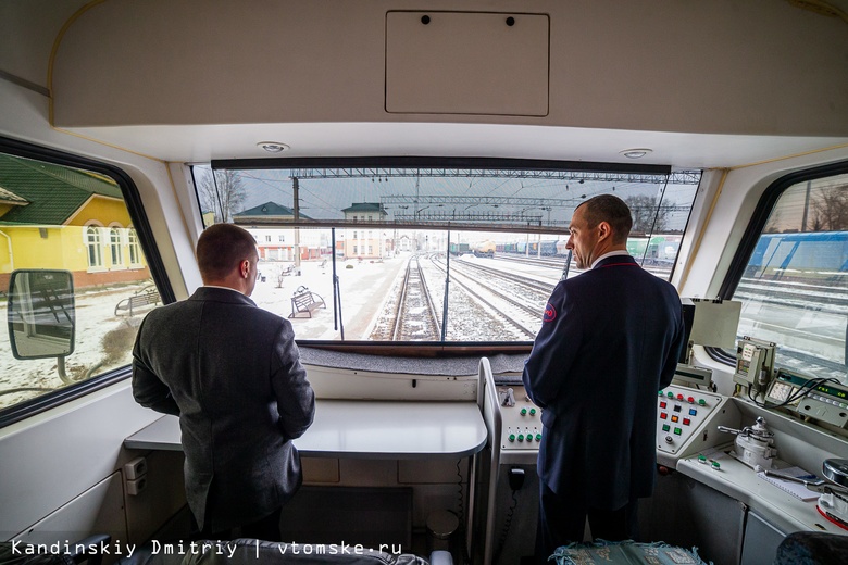 Поезд может не успеть остановиться: РЖД показали проблемный ж/д переезд в Томске