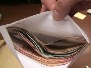 Сотрудниками ОБЭП при получении взятки задержан замдиректора «Спецавтохозяйства»