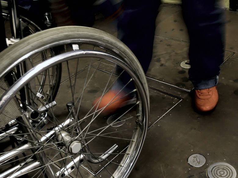 Известным томичам предложат «почувствовать на себе» трудности жизни инвалидов