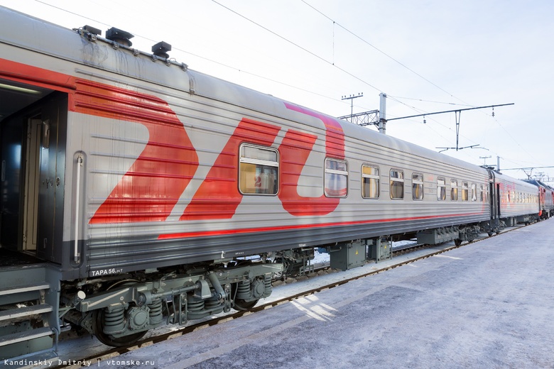Поезд Томск — Риддер столкнулся с автомобилем на переезде в Алтайском крае