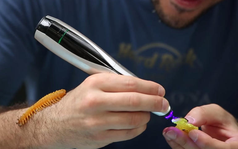 Разработчики за месяц продали 3D-ручек на 150 тысяч долларов