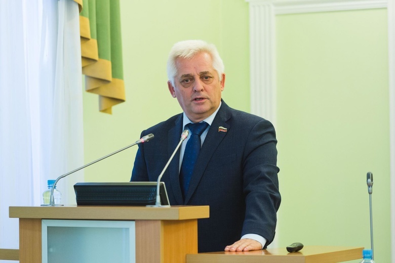 Жители Академгородка попросили ЕР снять с выборов депутата Носова, но партия отказалась