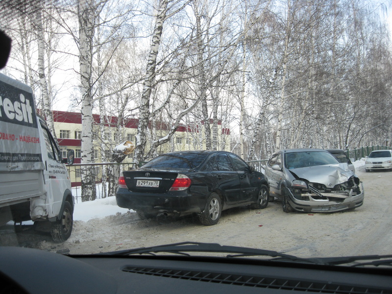 Народные новости: авария на Мокрушина (фото)