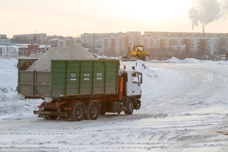 «САХ» вывезет снег с 13 улиц Томска в выходные