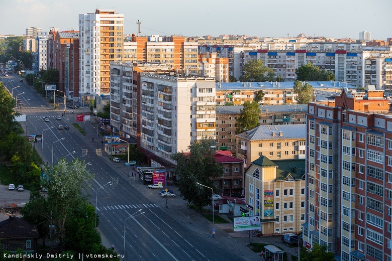 Маршрутки и троллейбусы изменят схему движения на выходные из-за перекрытия Комсомольского