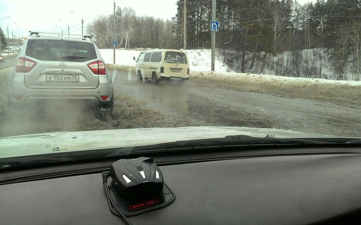 Улицу Балтийскую в Томске подтопило из-за засора канализации