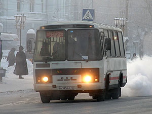 Маршрутка наехала на женщину-пассажира