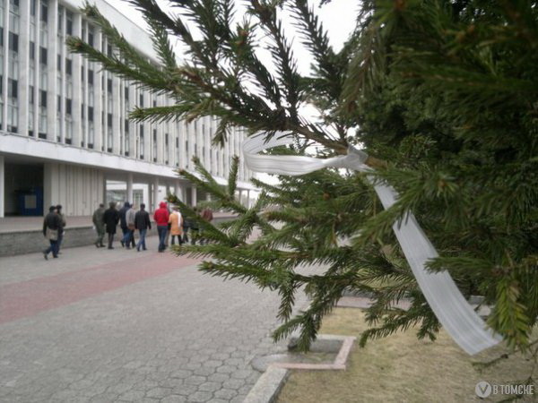 Коммунисты пытаются добиться проведения митинга в Губернаторском квартале