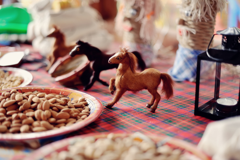 Семья с ребенком воровала игрушечных коней в «Метро»