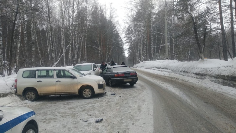 Пять автомобилей столкнулись на ул.Басандайской в Томске