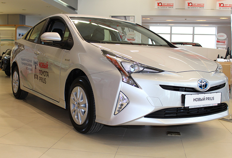 Новый Toyota Prius в Томске