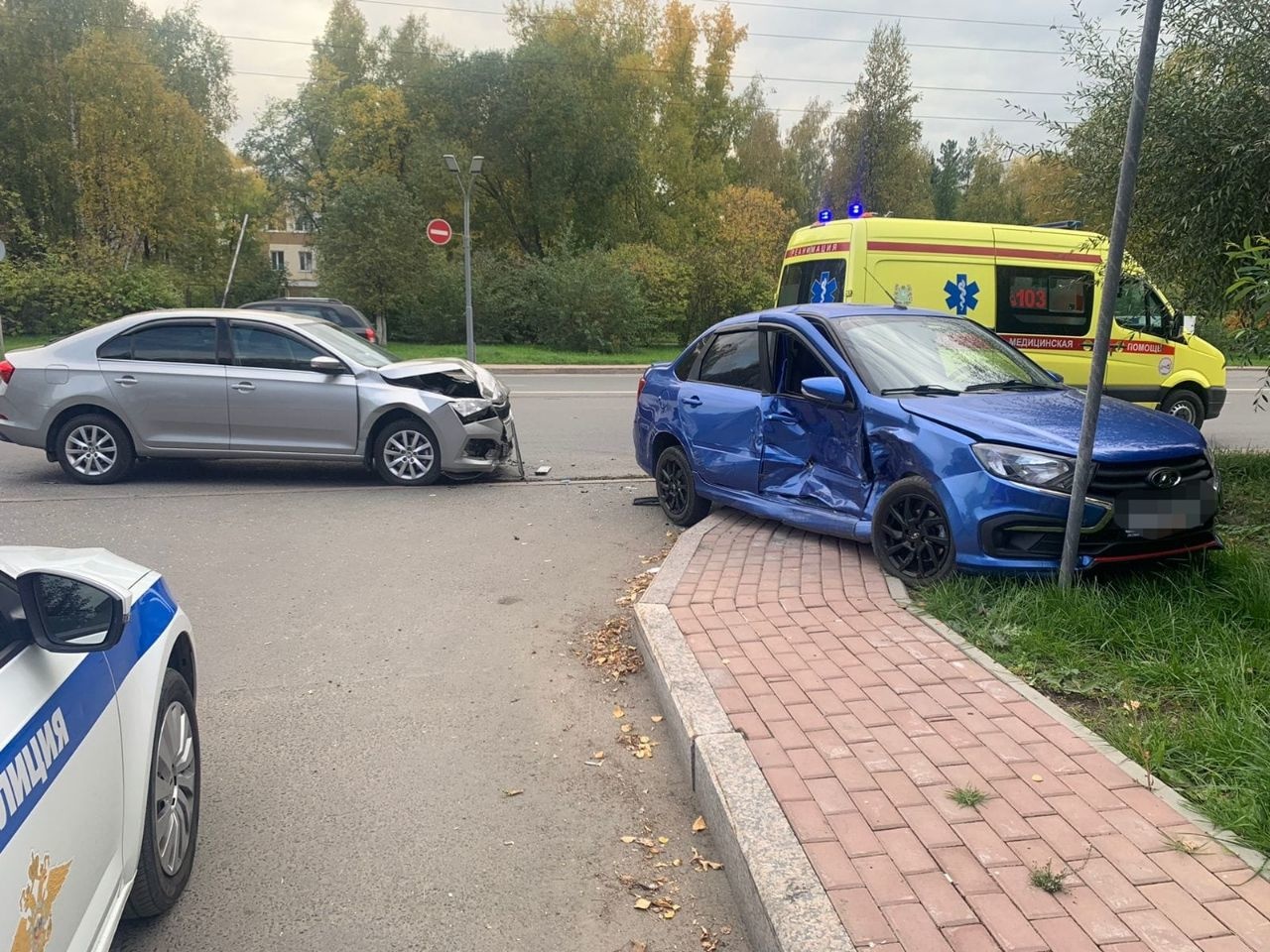 девушка попала в аварию