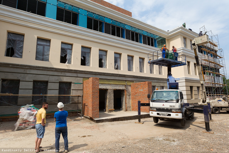 Ремонт здания Гуманитарного лицея завершат в срок