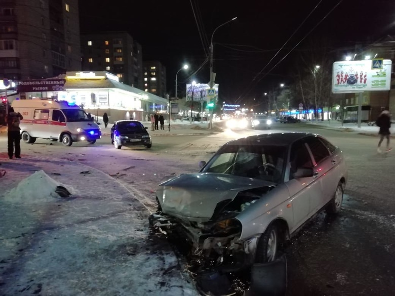 Двое попали в больницу после ДТП на Ленина в Томске