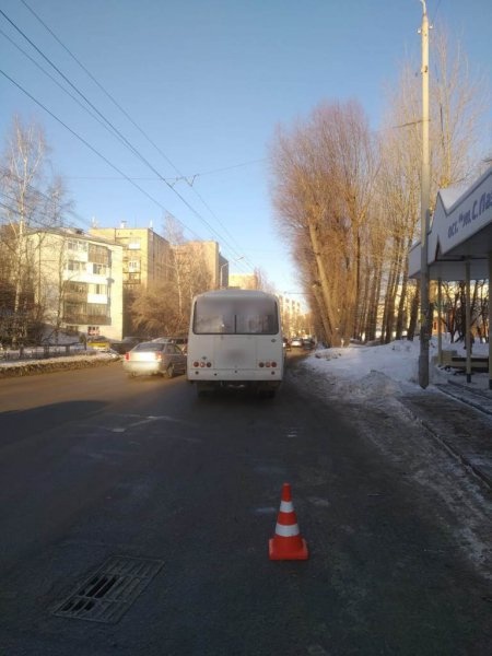 В Томске пассажир скончался после падения из маршрутки