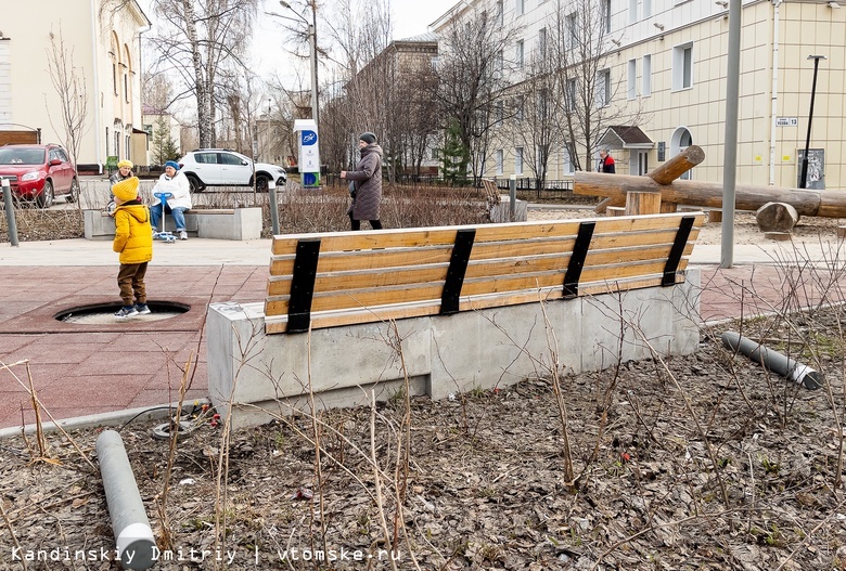 Мэрия: вандалы сломали фонари и батут в сквере на Усова