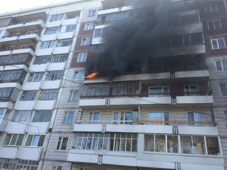 Непотушенный окурок мог стать причиной пожара на балконе томской многоэтажки