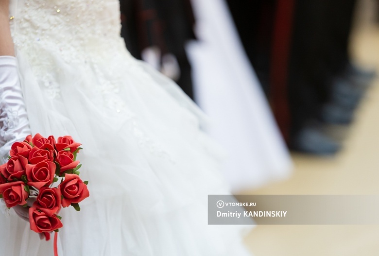 Более 200 пар в Томской области хотят пожениться в красивые даты 2024г