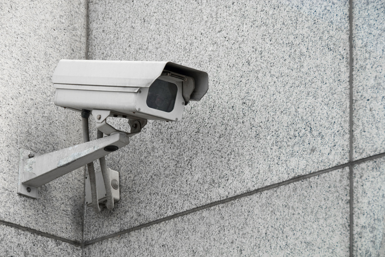 Мужчина украл камеры видеонаблюдения с деревенского магазина