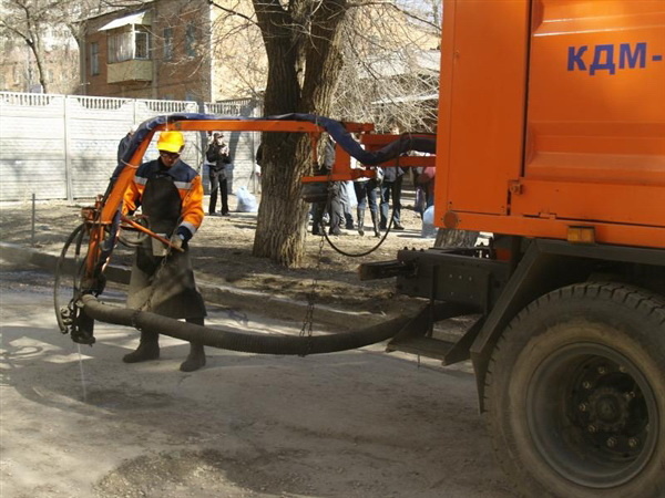 Дорожники не успевают выполнить в срок ремонтные работы