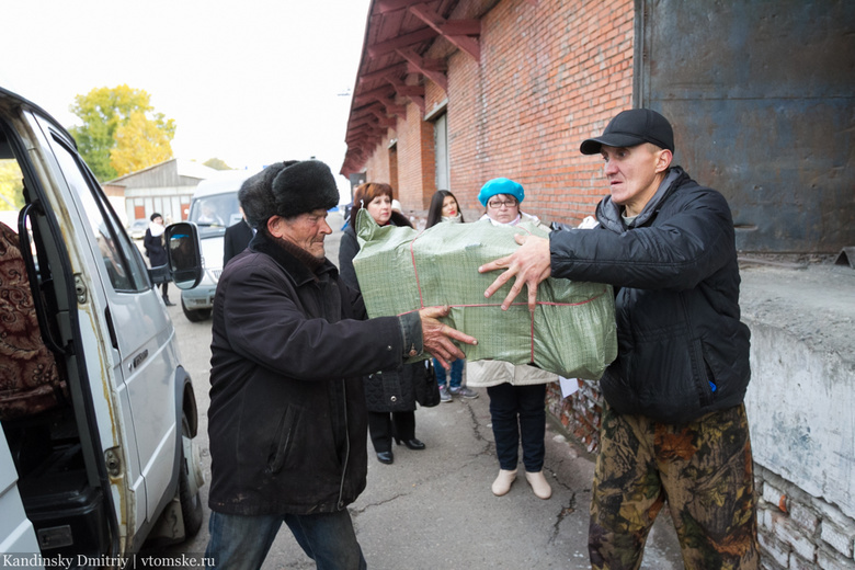 В регионе собрано две тонны вещей в помощь жителям Хакасии