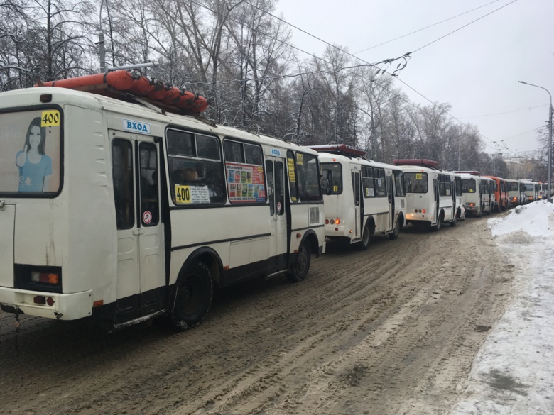 Сильные пробки парализовали проспект Ленина и Иркутский тракт утром в четверг