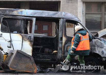 Малолетние шалуны подожгли микроавтобус