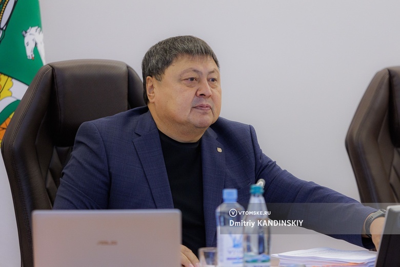 Депутаты приняли уход Акатаева с поста спикера думы Томска. Он останется депутатом