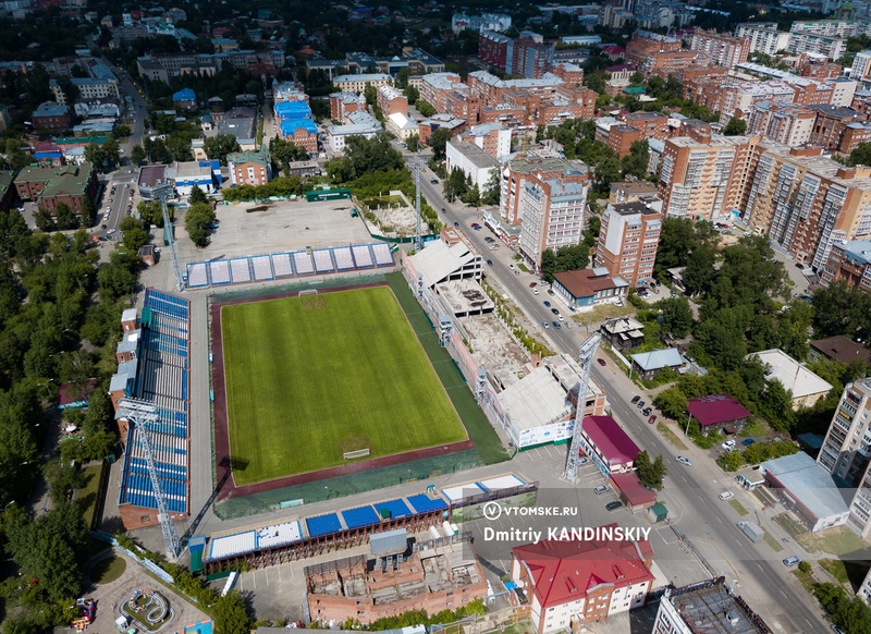 Футбольное поле стадиона «Труд» передано в собственность Томска