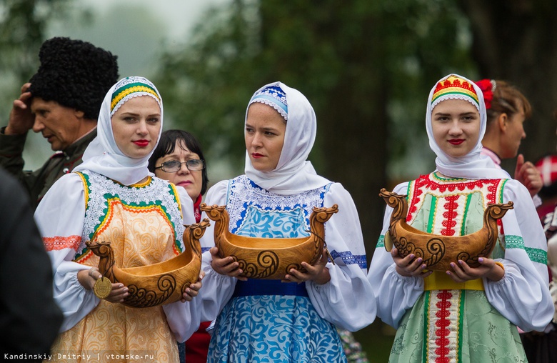 Казачью свадьбу и соревнования на конях увидят томичи на фестивале «Братина»