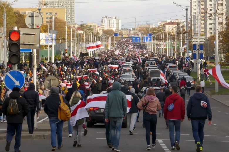 В Белоруссии прошли массовые акции протеста. Тихановская объявила забастовку