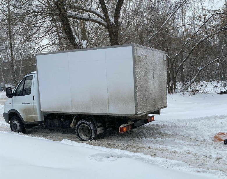 Водитель «Газели», сдавая назад, насмерть сбил пенсионерку на Иркутском тракте