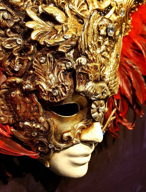 Венецианские маски увидят томичи на летней выставке в художественном музее