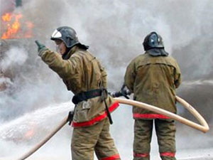 В Томском районе горят несколько домов