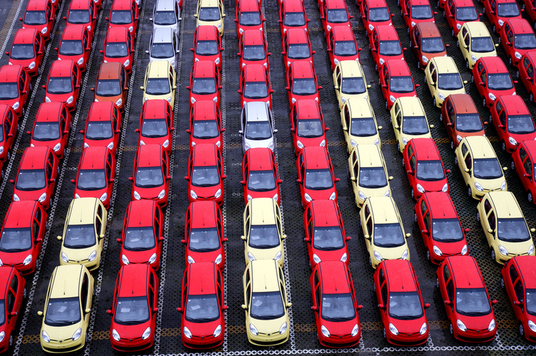 Автомобилисты не нашли место для флешмоба с 500 машинами