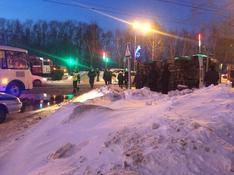 ГИБДД ищет очевидцев вчерашнего ДТП с участием маршруток