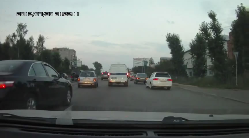 Народные новости: «Мерседес» на встречке (видео)