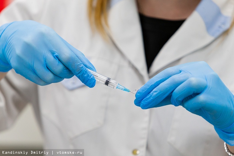 Четыре пункта вакцинации от COVID будут работать в Томске до октября
