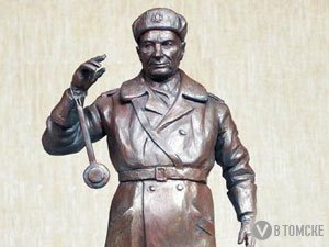 Для установки кубов по сбору средств на памятник «дяде Коле» нужны стойки