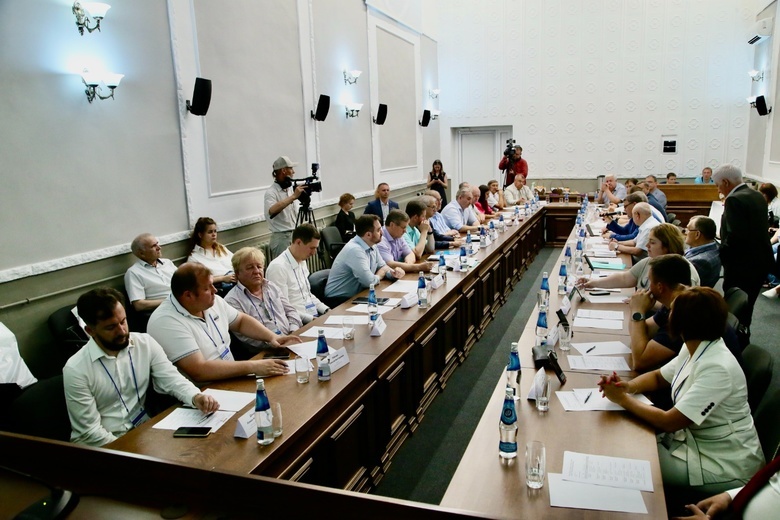 Промышленники Сибири обсудили варианты сотрудничества для развития отрасли