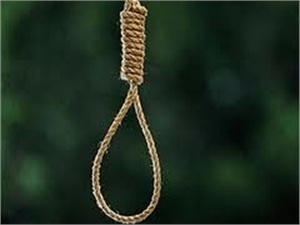 В селе Окунеево на дереве повесилась несовершеннолетняя