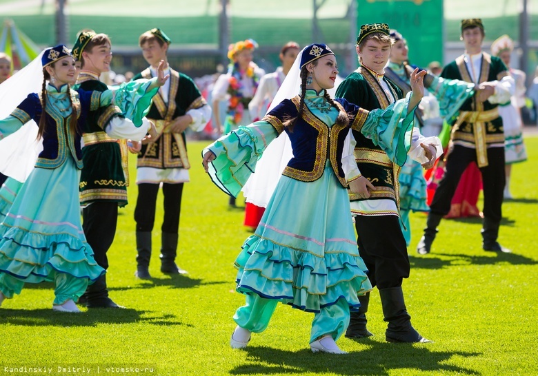 Конные скачки, концерт и татарская кухня ждут томичей на празднике Сабантуй