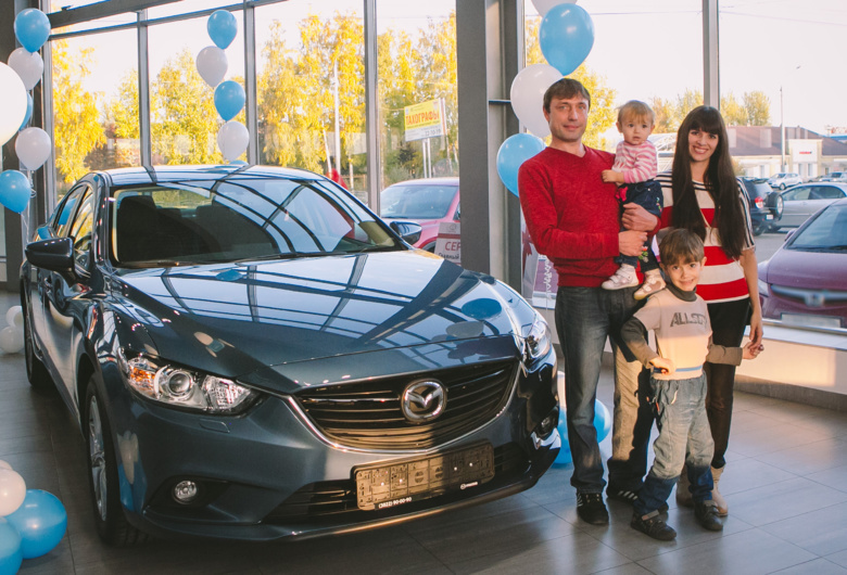 Группа компаний «ELKE» вручила томичу автомобиль Mazda6