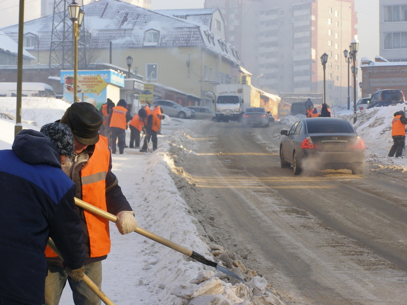 В ГИБДД считают, что дороги от снега очищают удовлетворительно