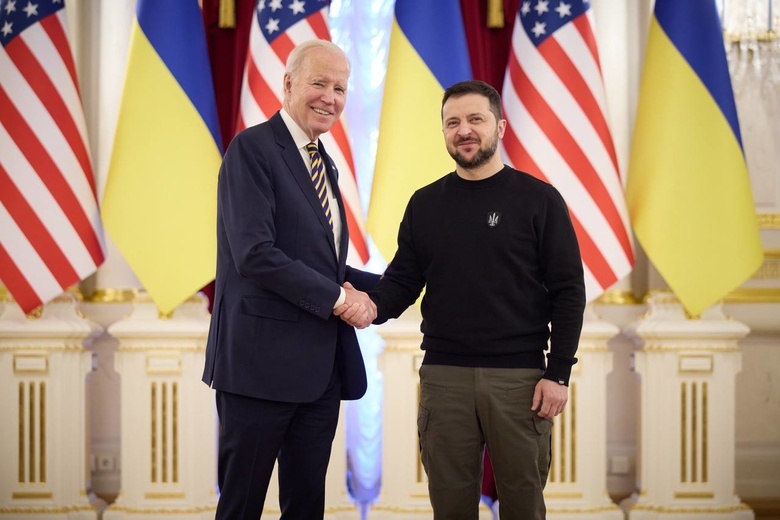 Президент США Джо Байден посетил Киев и пообещал Украине помощи на $500 млн