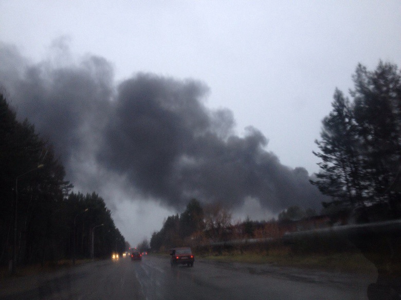Черный столб дыма в Северске появился из-за огневых работ на бывшей нефтебазе