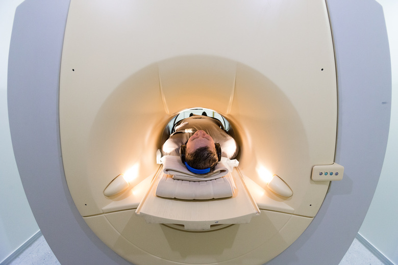 Фотографии изнутри: как магнит ищет патологии, и какую тайну хранит МРТ